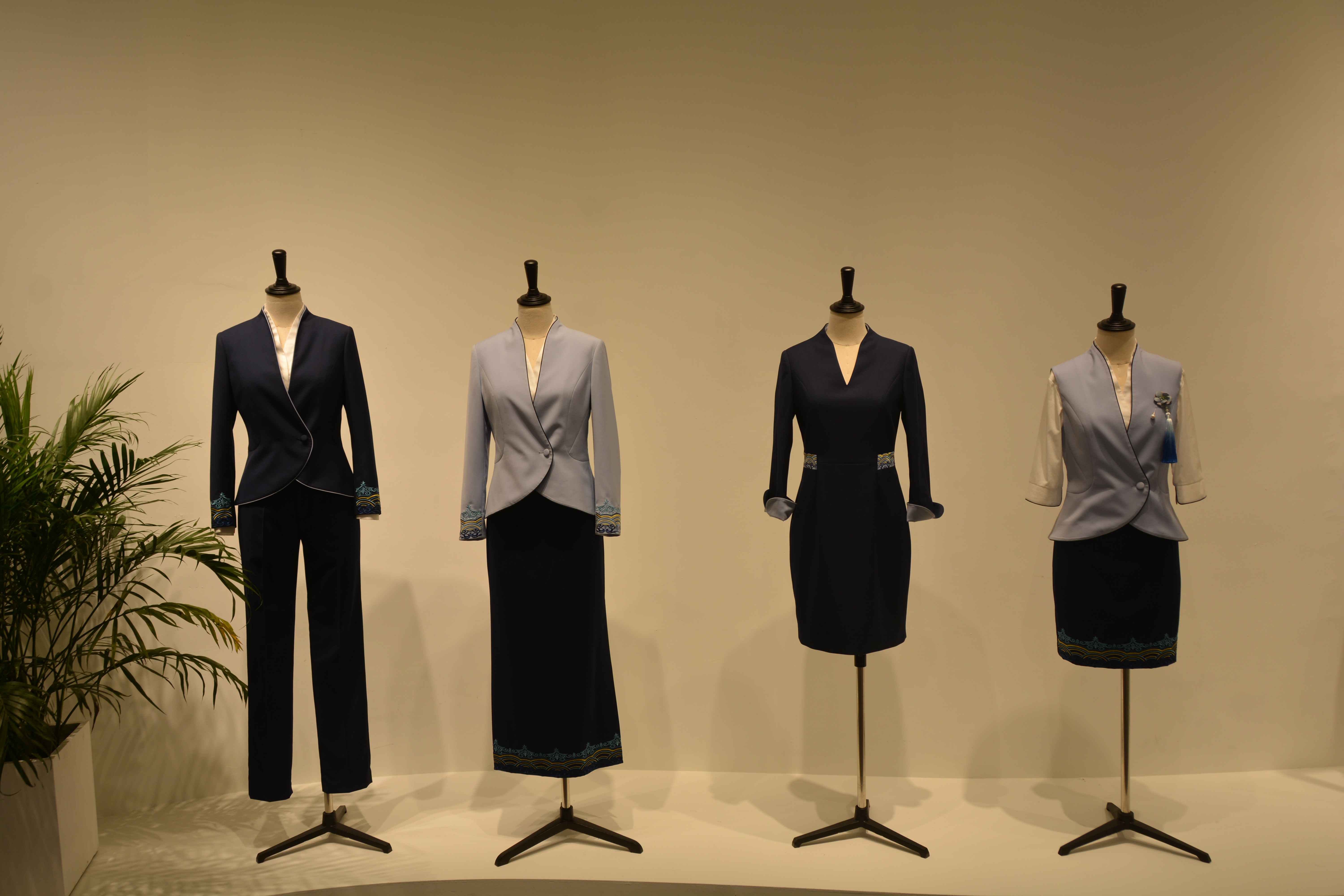 上海團(tuán)服展第二日，天馬服裝集團(tuán)和設(shè)計師齊獲行業(yè)認(rèn)證獎項(xiàng)