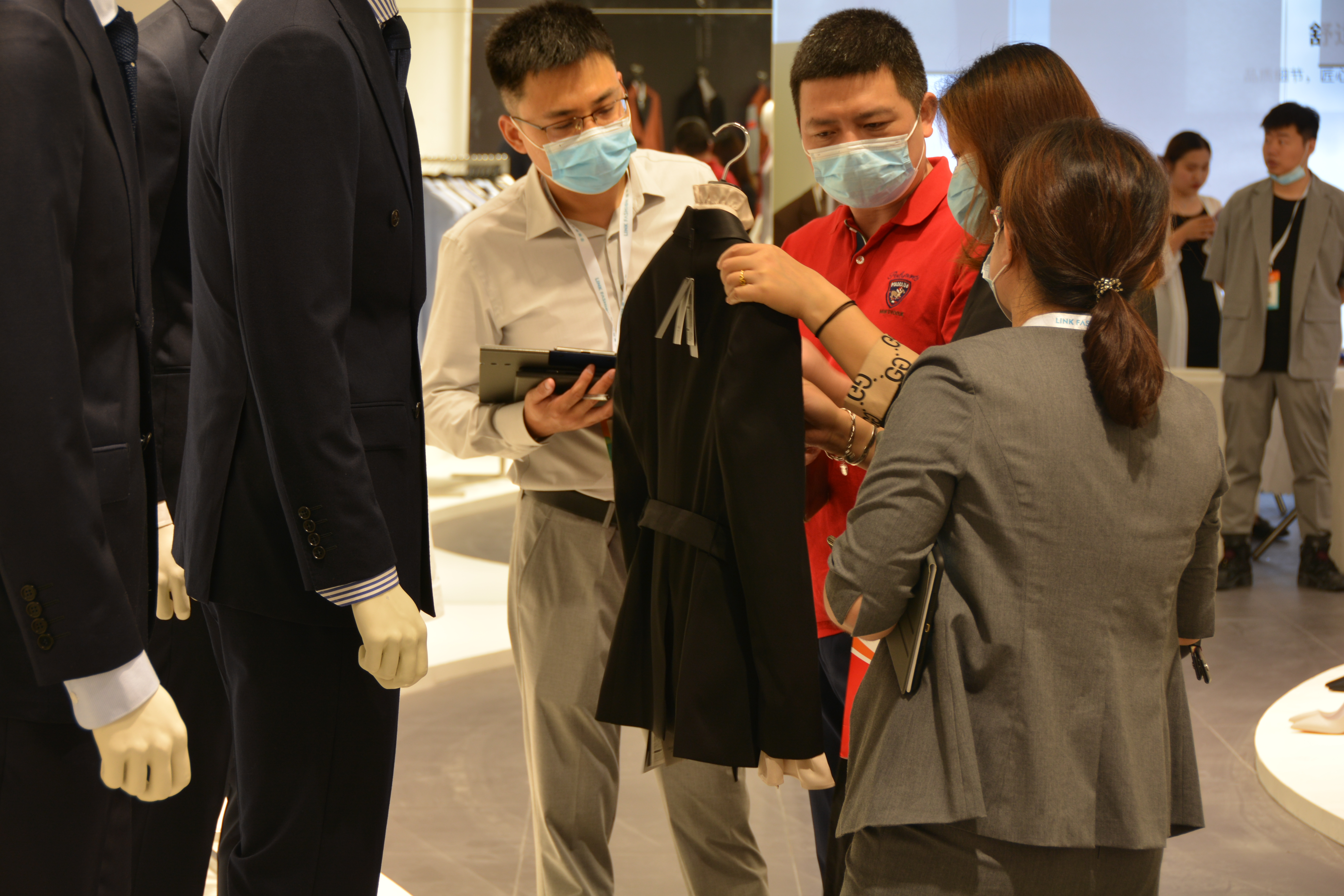上海團服展第二日，天馬服裝集團和設(shè)計師齊獲行業(yè)認(rèn)證獎項